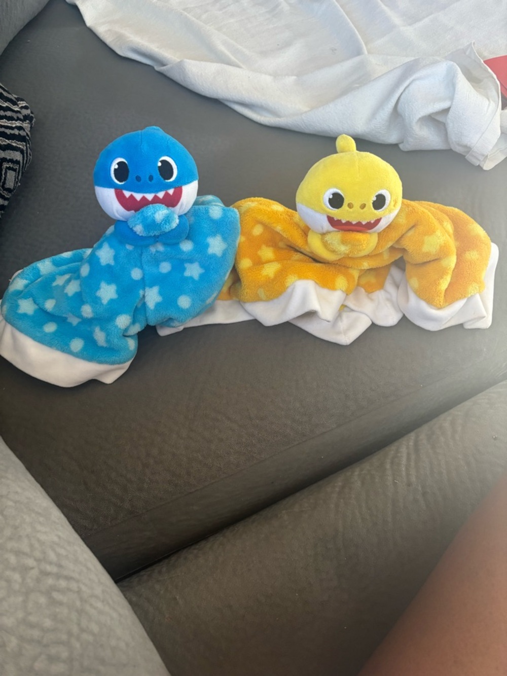 Baby Shark Plush Comforter Blanket - Blue and Yellow